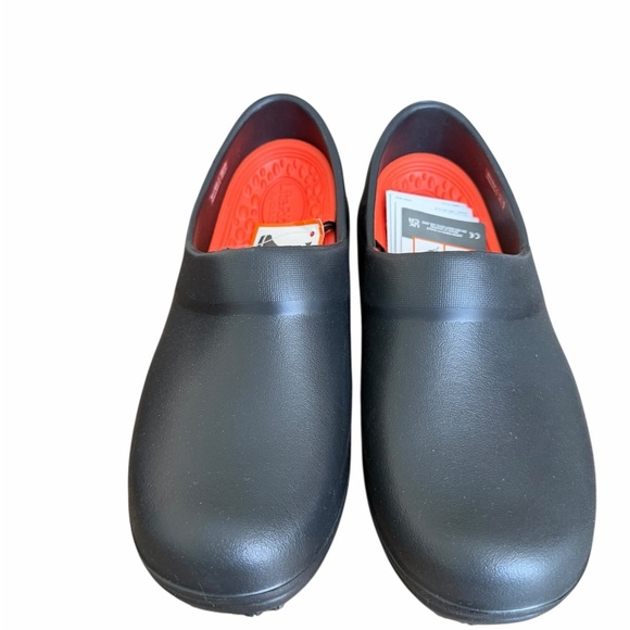 NWT Crocs At Work Women\'s Work Neria Pro II Literide Black Clogs